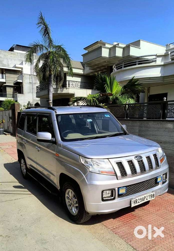Mahindra Tuv 300 T8, 2017, Petrol