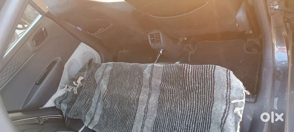 Hyundai Aura 4 Cng & Hybrids 74500 Km Driven