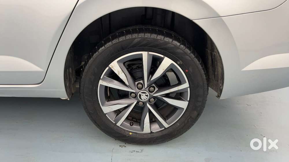 Skoda Slavia Style 1.0l Tsi Mt, 2022, Petrol