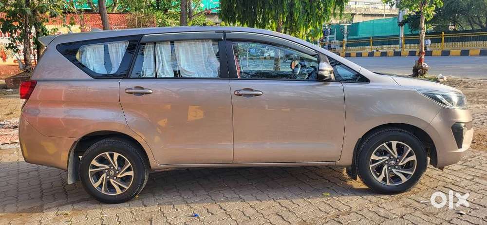 Toyota Innova Crysta 2.4 G Mt 7 Str, 2022, Diesel