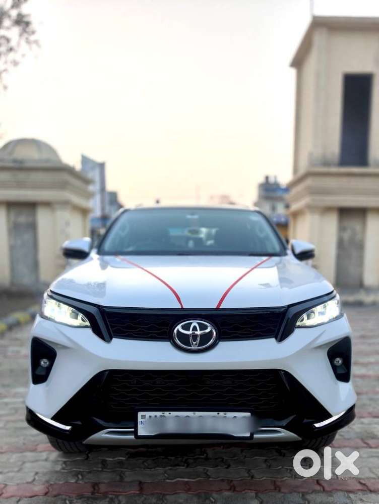 Toyota Fortuner Legender 4x2 At 2.8, 2024