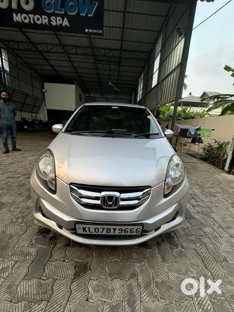 Well Maintained Honda Amaze With Loading
