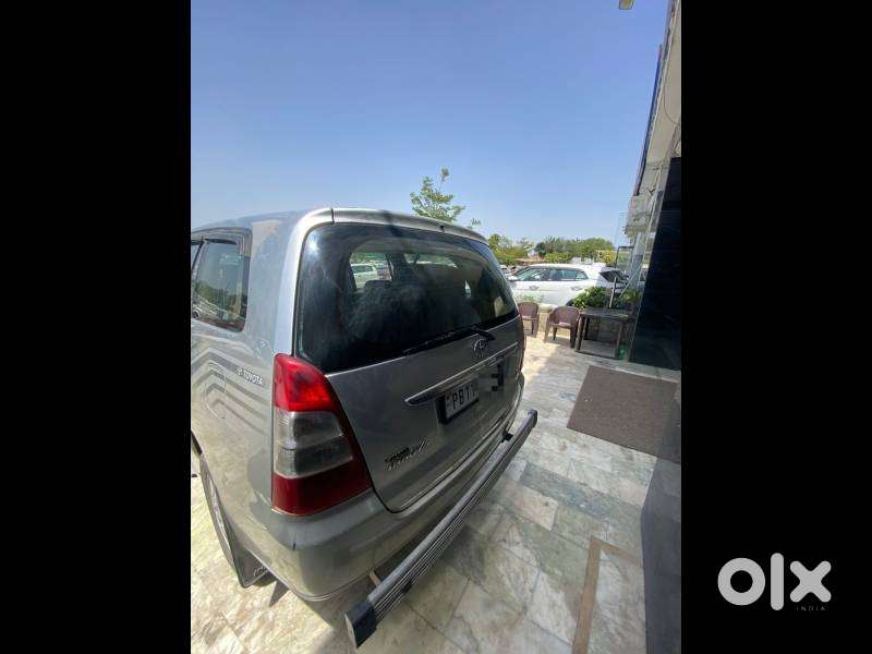 Toyota Innova 2009-2011 2.5 E 7 Str, 2012