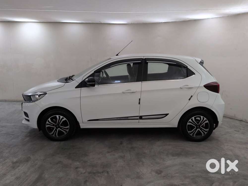 Tata Tiago 1.2 Revotron Xta, 2024, Petrol