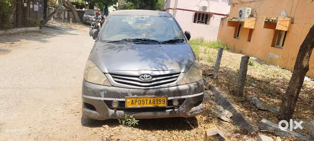 Toyota Innova 2011