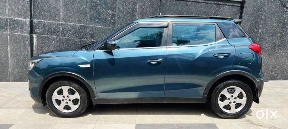 Mahindra Xuv300 1.2 W6 Amt Petrol, 2023, Petrol
