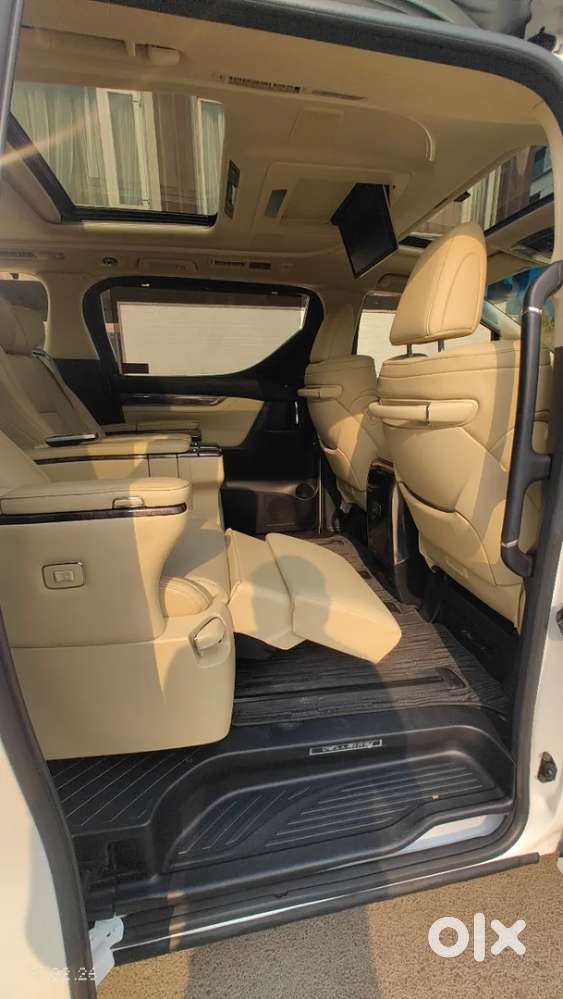 Toyota Vellfire, 2022, Petrol