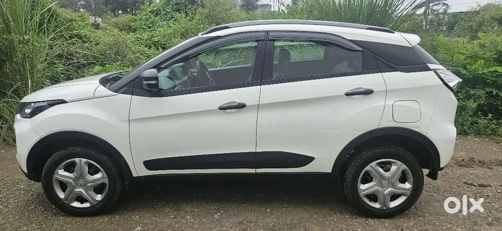 Tata Nexon Petrol Manual For Sale. 
Model Year: 2023
Variant: Xm
Km Dr