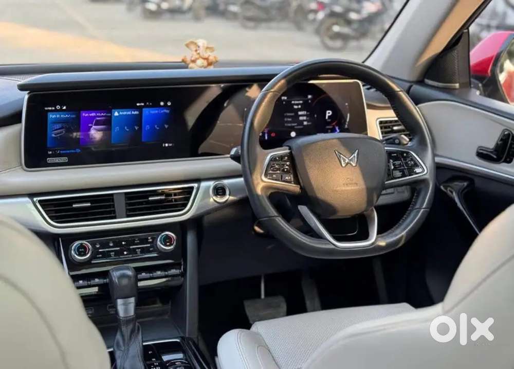 Mahindra Xuv700 Ax7l At Dsl 1st Owner