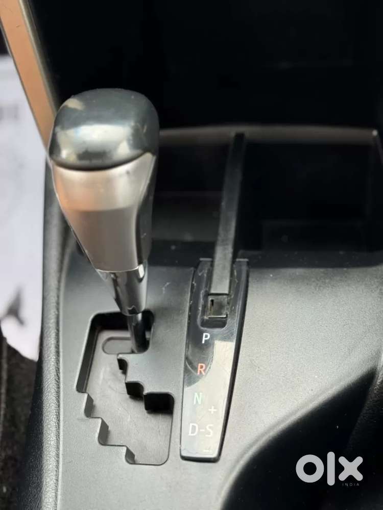 Toyota Innova Crysta 2.8 Zx At 7 Seater, 2016, Diesel