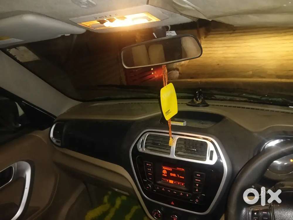 Mahindra Tuv 300 2016 Diesel 80000 Km Driven