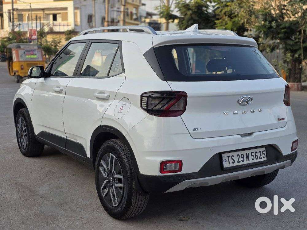 Hyundai Venue 1.2 S Plus, 2022, Petrol