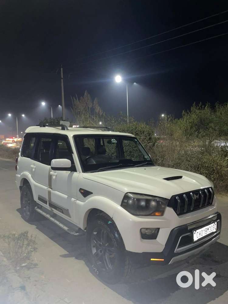 Mahindra Scorpio Classic 2017 Diesel Manual Year