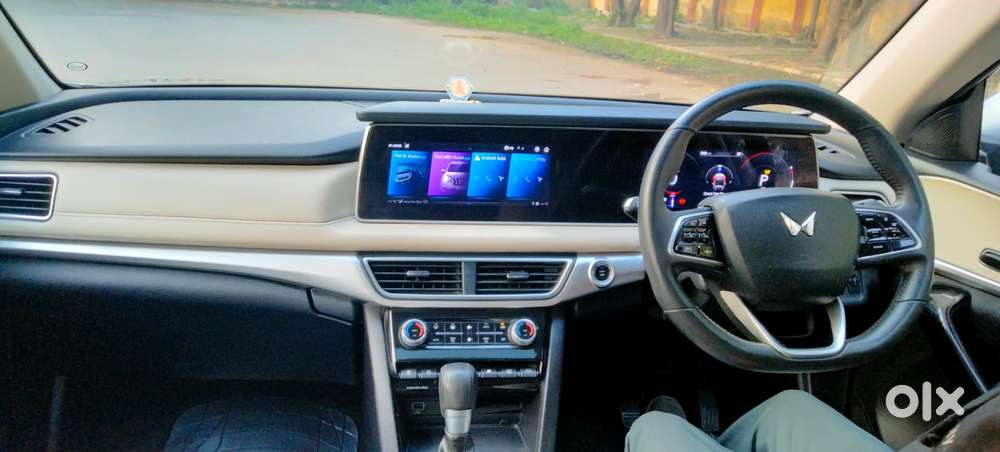 Mahindra Xuv700 2.2 Ax 7 Diesel At Str, 2022, Diesel