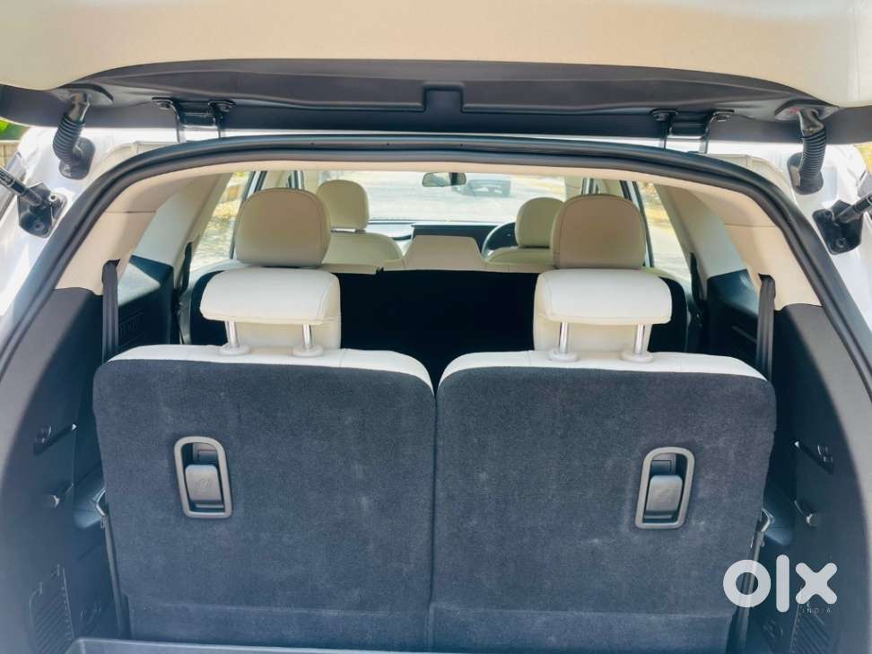 Mahindra Xuv700 2.2 Ax 7 Diesel At Luxury Pack Str Awd, 2023, Diesel