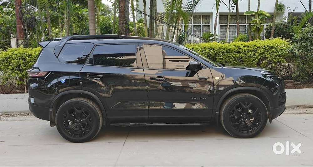 Tata Safari Accomplished X Plus 6 Str Dark Edition, 2025, Diesel