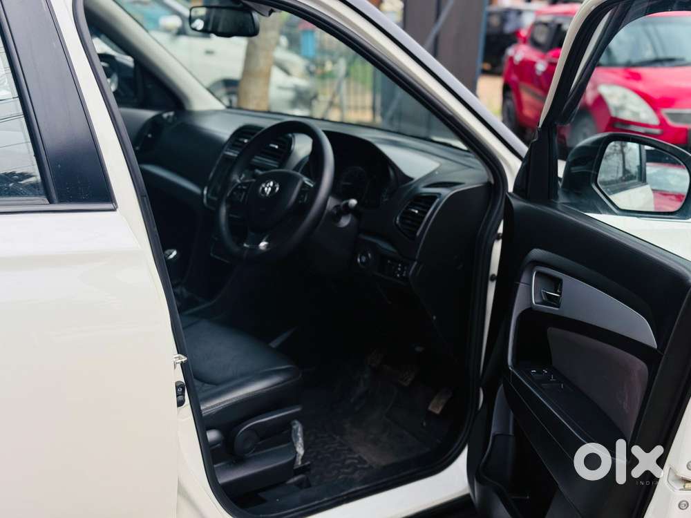 Toyota Urban Cruiser 1.5 Premium Grade Dual Tone Mt, 2022, Petrol