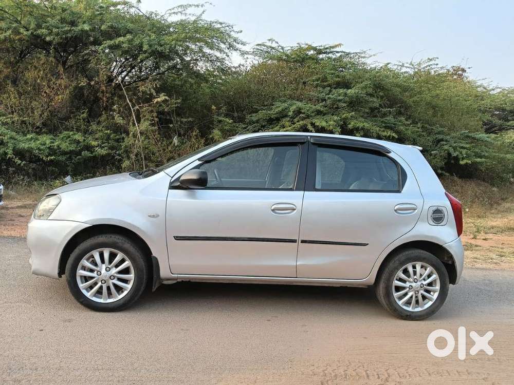 Toyota Etios Liva 2011-2012 V, 2011, Petrol