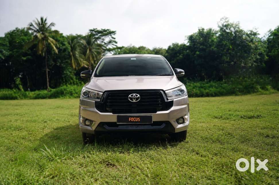 Toyota Innova Crysta 2.8z Automatic, 2016, Diesel