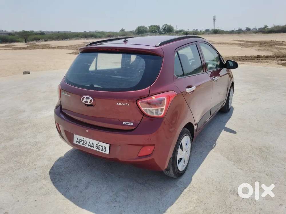 Hyundai Grand I10 2017 Diesel 102000 Km Driven