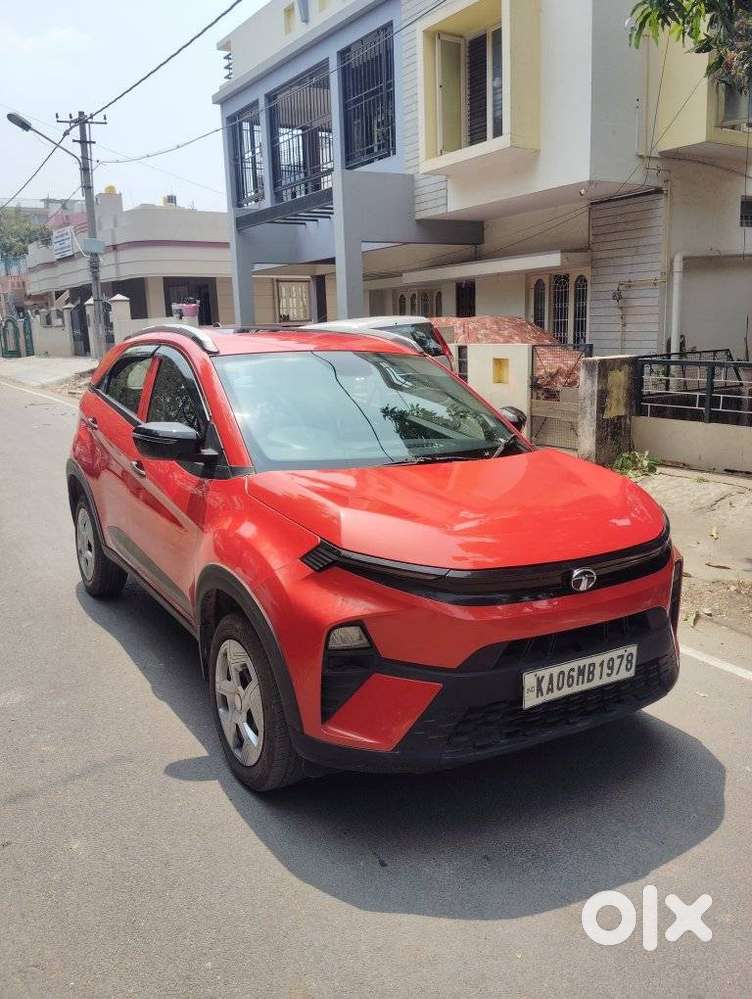 Tata Nexon Smart 1.2 Revotron Petrol 5 Mt, 2023, Petrol