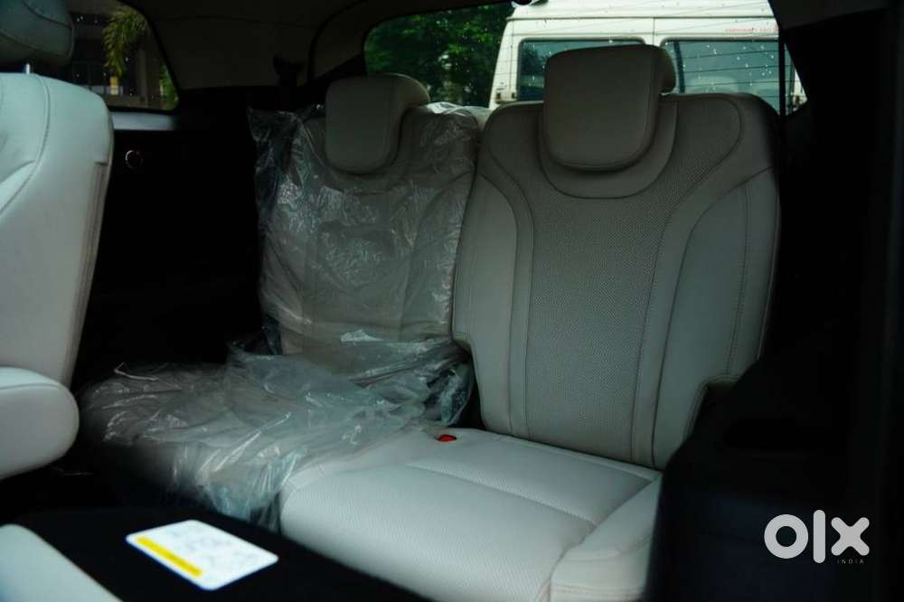 Mahindra Xuv700 2.2 Ax 7 Diesel Mt Luxury Pack Str, 2026, Diesel