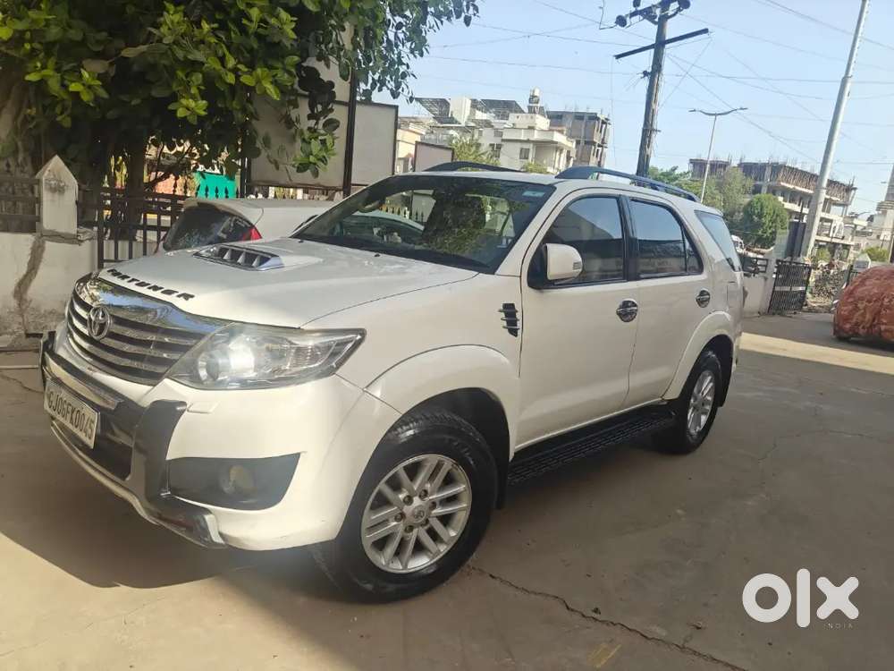 Toyota Fortuner Legender 2012 Diesel 140000 Km Driven