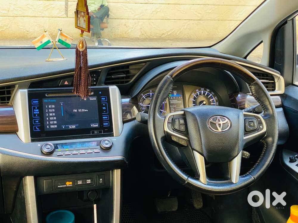 Toyota Innova Crysta 2.8z Automatic, 2016, Diesel