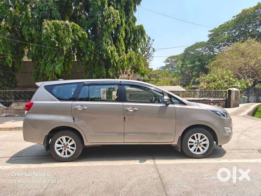 Toyota Innova Crysta 2.4 V 8 Str, 2017, Diesel