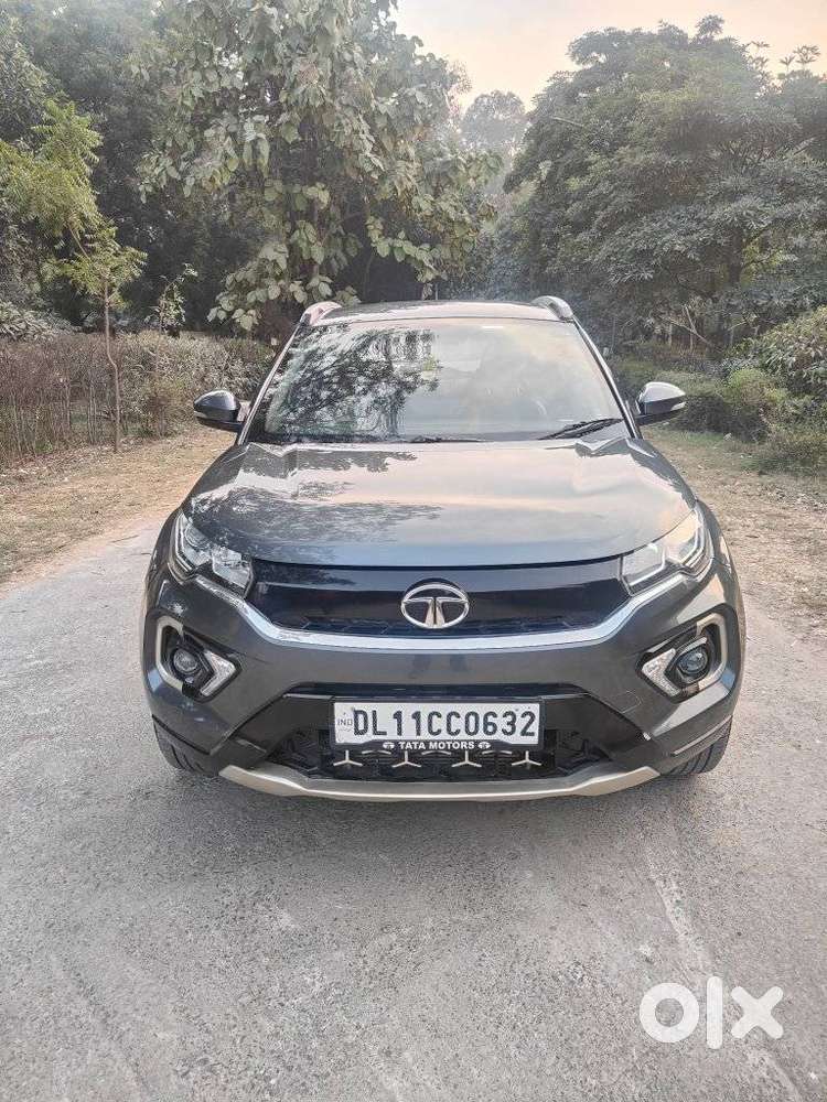 Tata Nexon 1.2 Revotron Xma Amt (s), 2020, Petrol