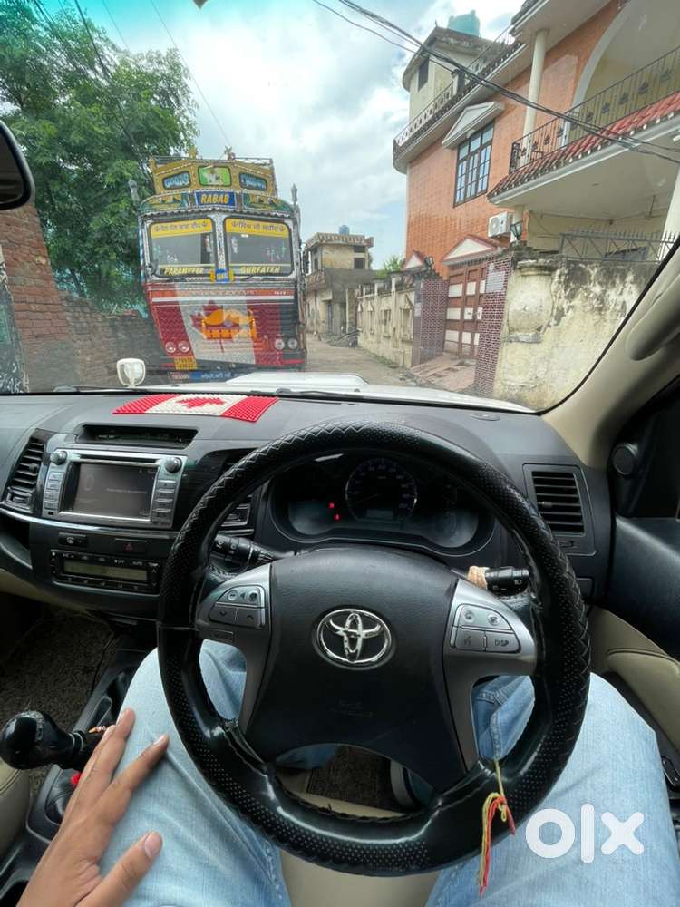 Toyota Fortuner Urgent Sale 2015(dec) Manual Diesel