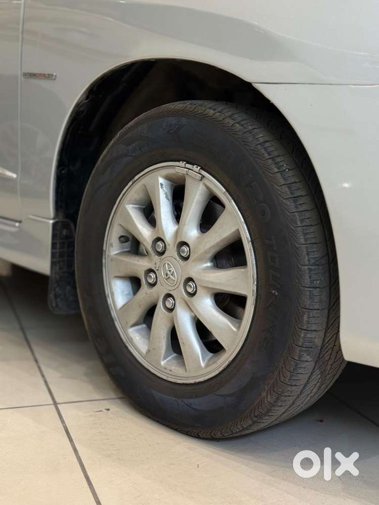 Toyota Innova 2.5 Z Diesel 7 Seater Bs Iv, 2015, Diesel