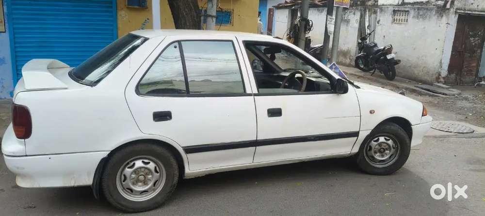 Maruti Suzuki Esteem 1994
