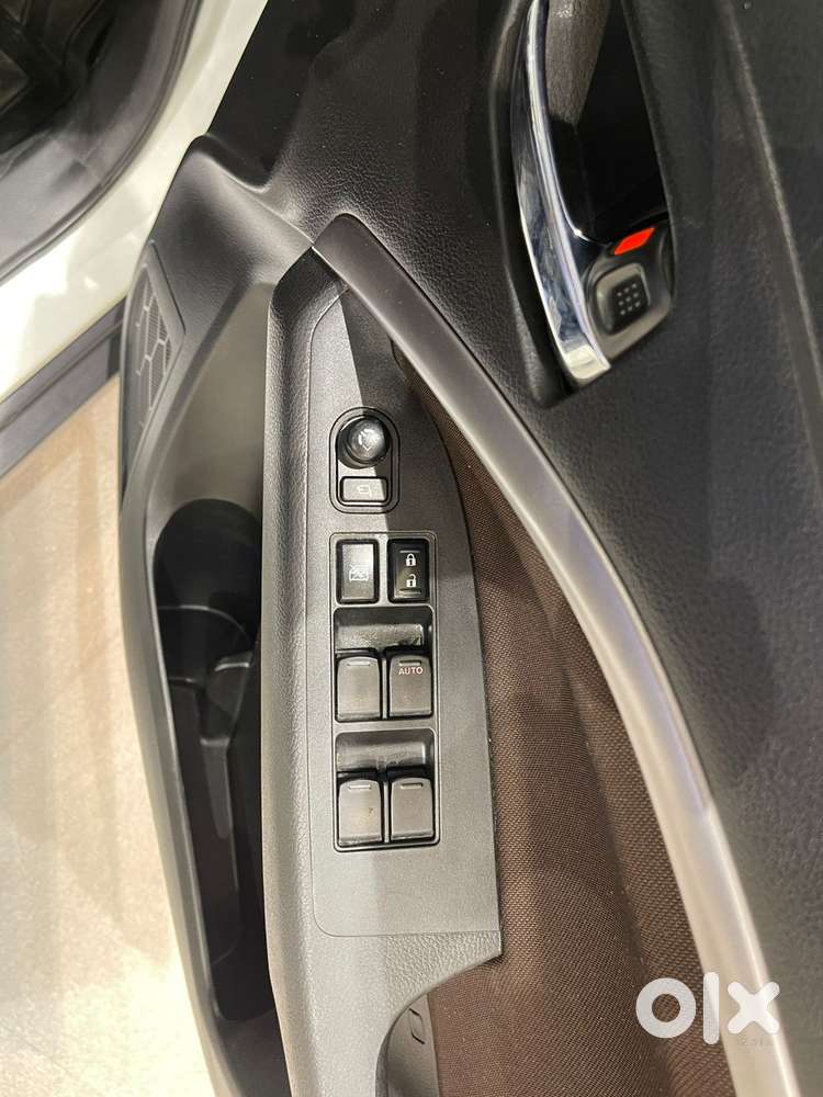 Maruti Suzuki Brezza 1.5 Zxi Smart Hybrid, 2023, Petrol