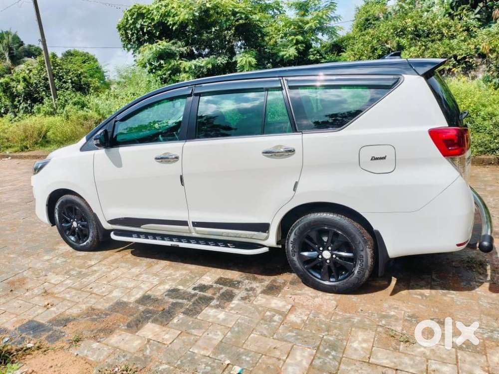 Toyota Innova Crysta 2.4 Gx Limited Edition At 7 Str, 2023, Diesel