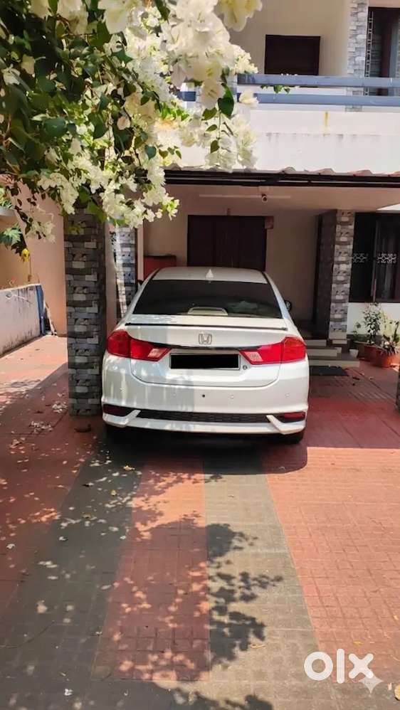Pristine 2018 Honda City (s Variant) – Low Mileage & Family Owned