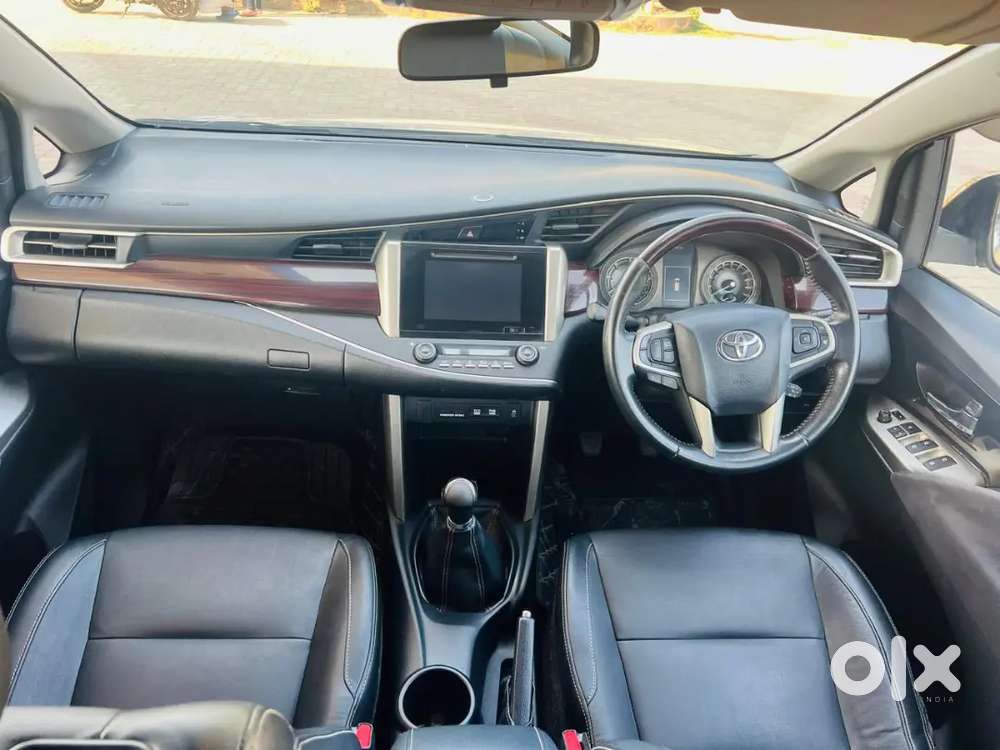 Toyota Innova Crysta 2017 Diesel 85000 Km Driven
