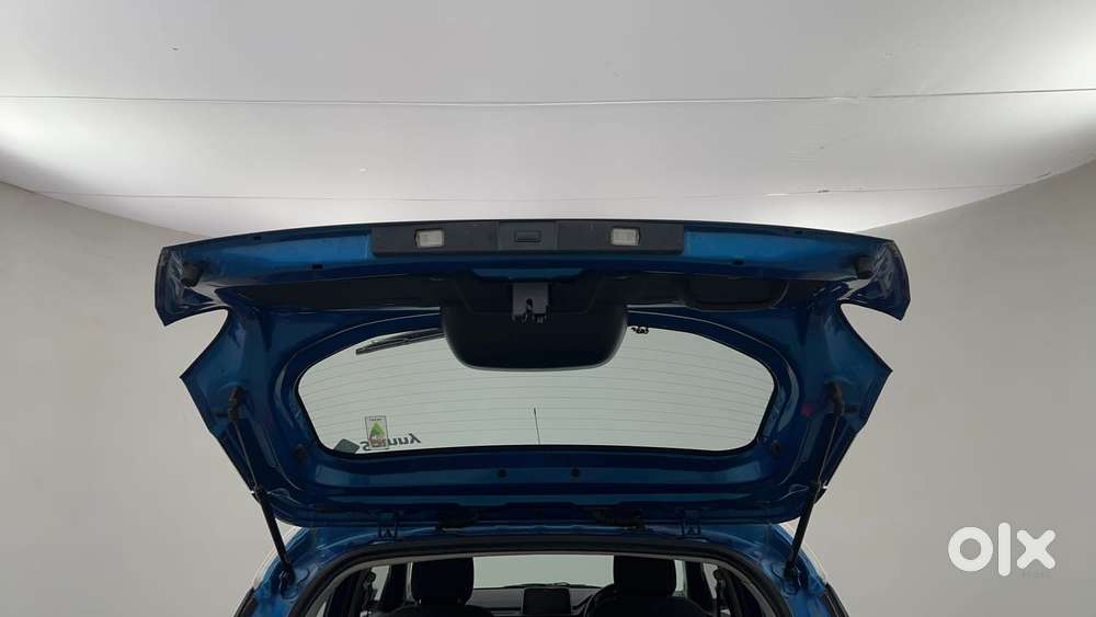 Tata Punch 1.2 Revotron Creative Amt Dual Tone, 2023, Petrol