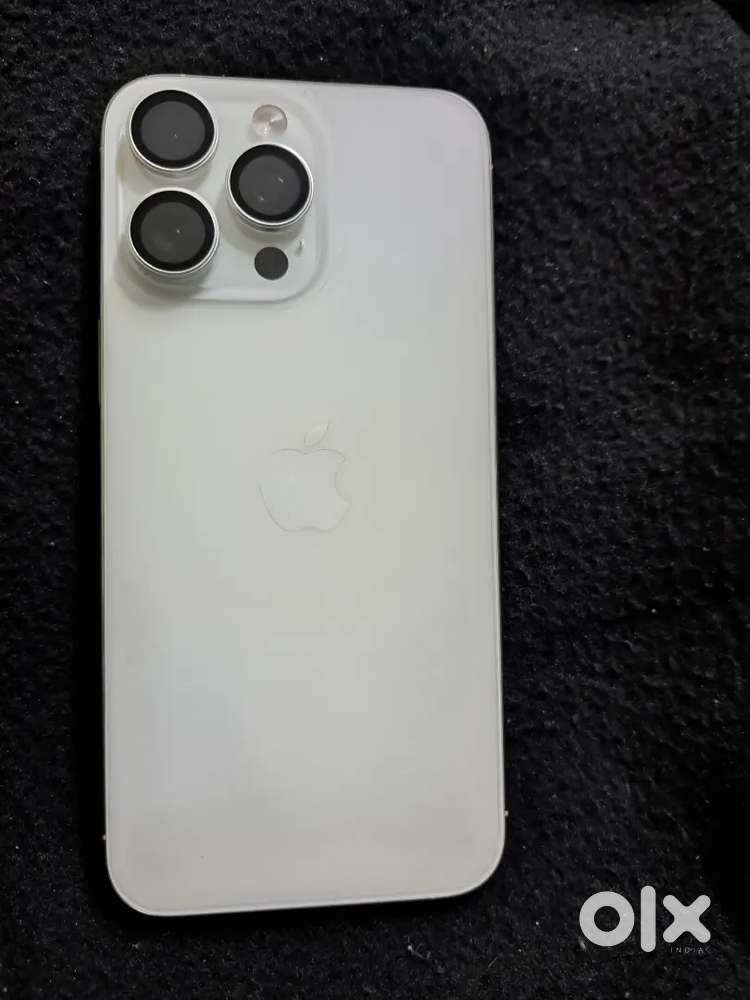 FIXED PRICE IPHONE 15 PRO MAX WHITE 256GB WITH BOX AND WIRE