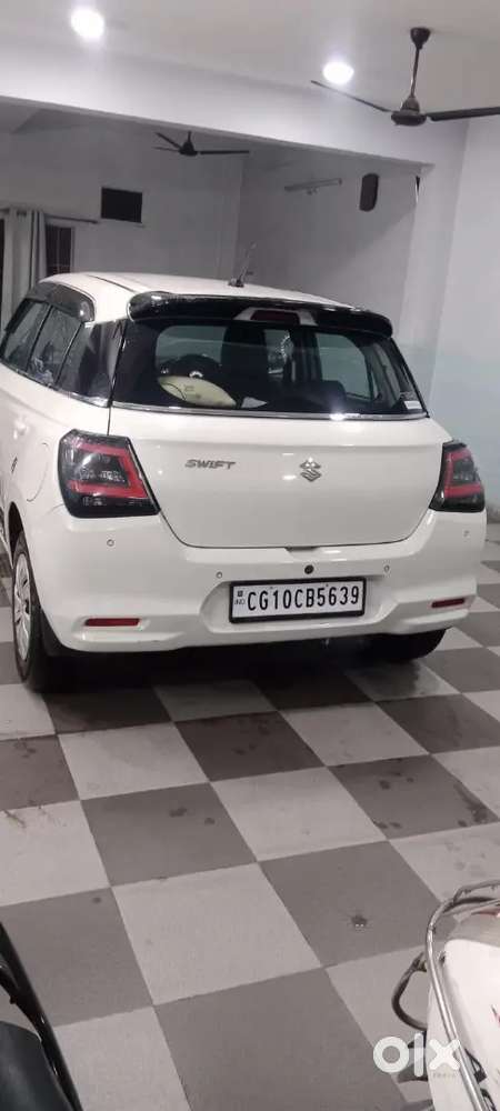 Maruti Suzuki Swift Vxi Petrol 2025 Ags