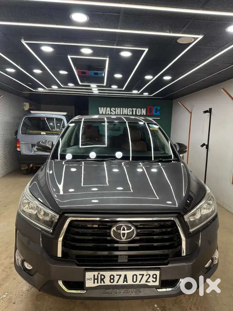 2017/ 2018 Registartion Innova Crysta Showroom History Available