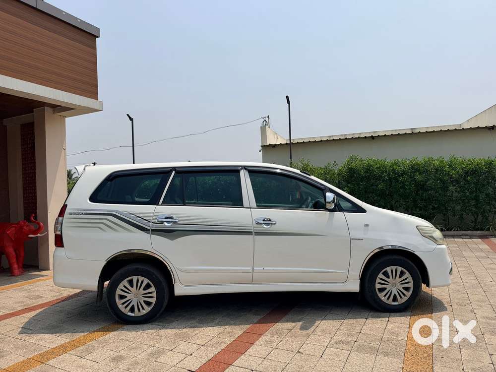 Toyota Innova [2013-2016] 2.5 G4 8 Str, 2014, Diesel