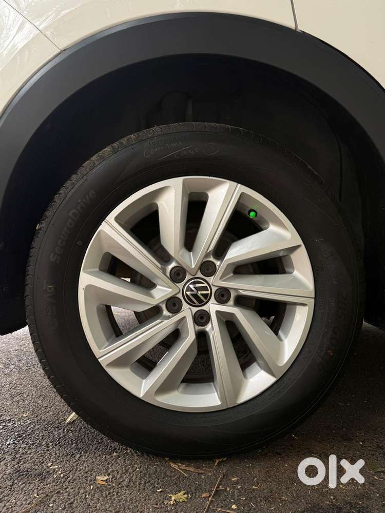 Volkswagen Taigun 1.0 Tsi Highline At, 2022, Petrol