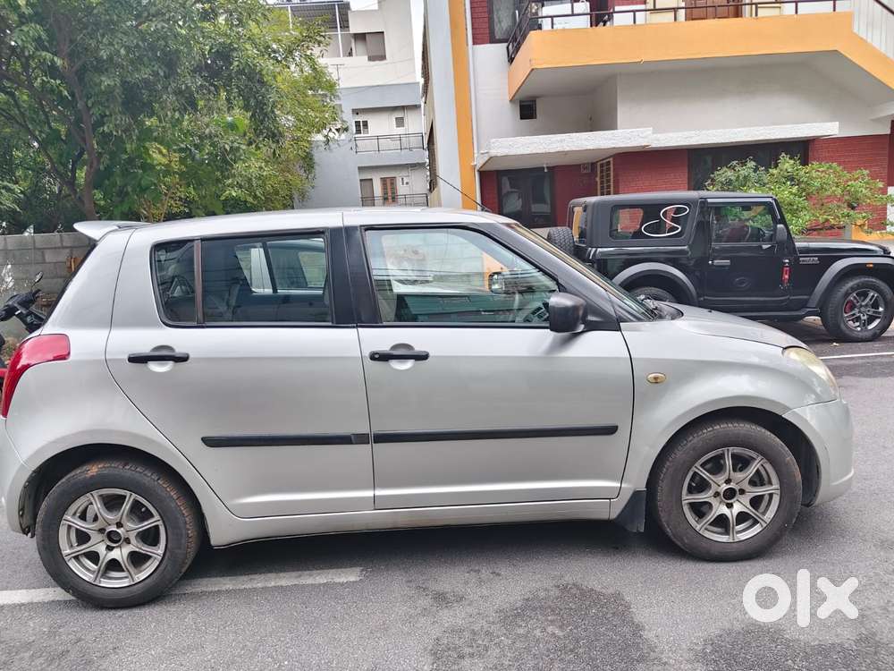 Maruti Suzuki Swift Vxi + Manual, 2007, Petrol