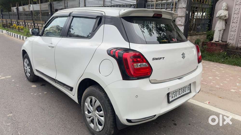Maruti Suzuki Swift Vxi + Manual, 2021, Petrol