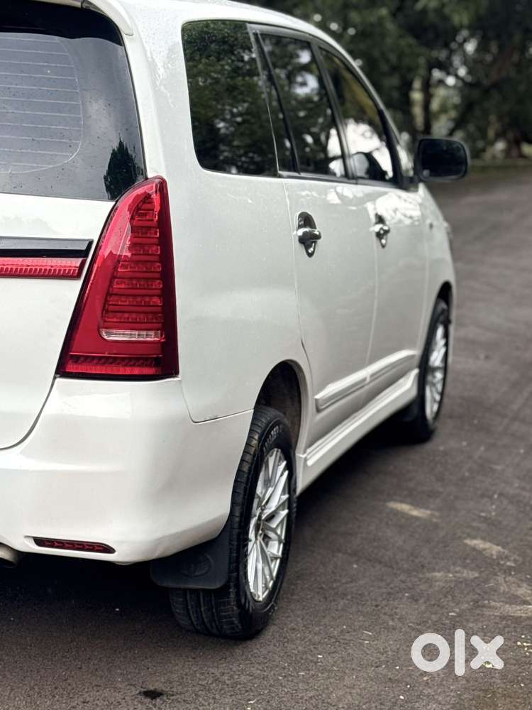 Toyota Innova 2.5 Gx 7 Str Bs-iii, 2015, Diesel