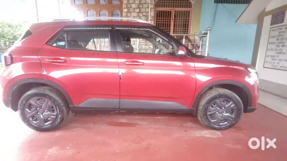 Hyundai Venue 2024 Petrol 16000 Km Driven