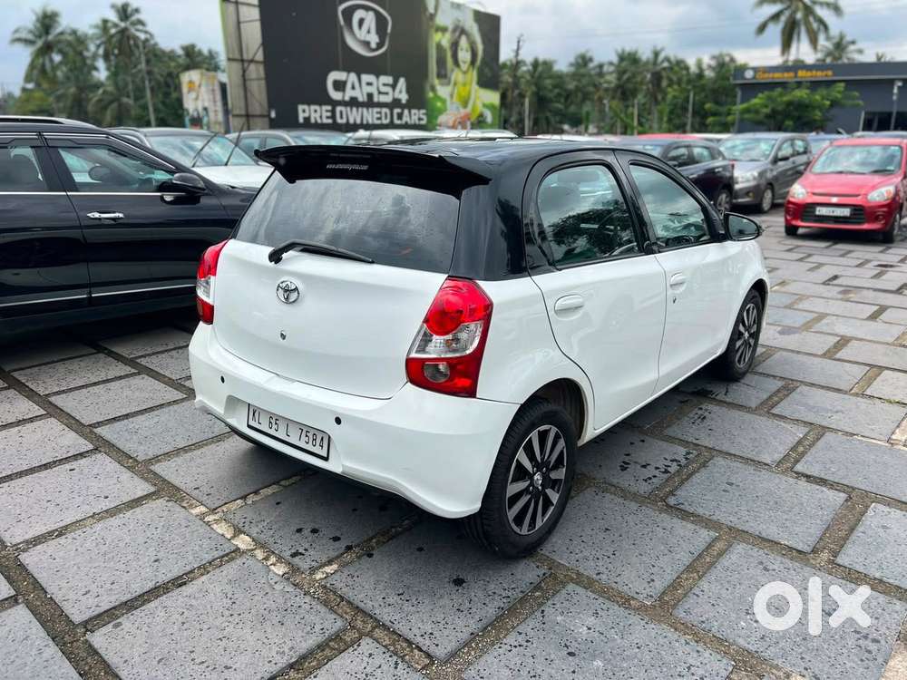 Toyota Etios Liva Vx Dual Tone, 2018, Petrol