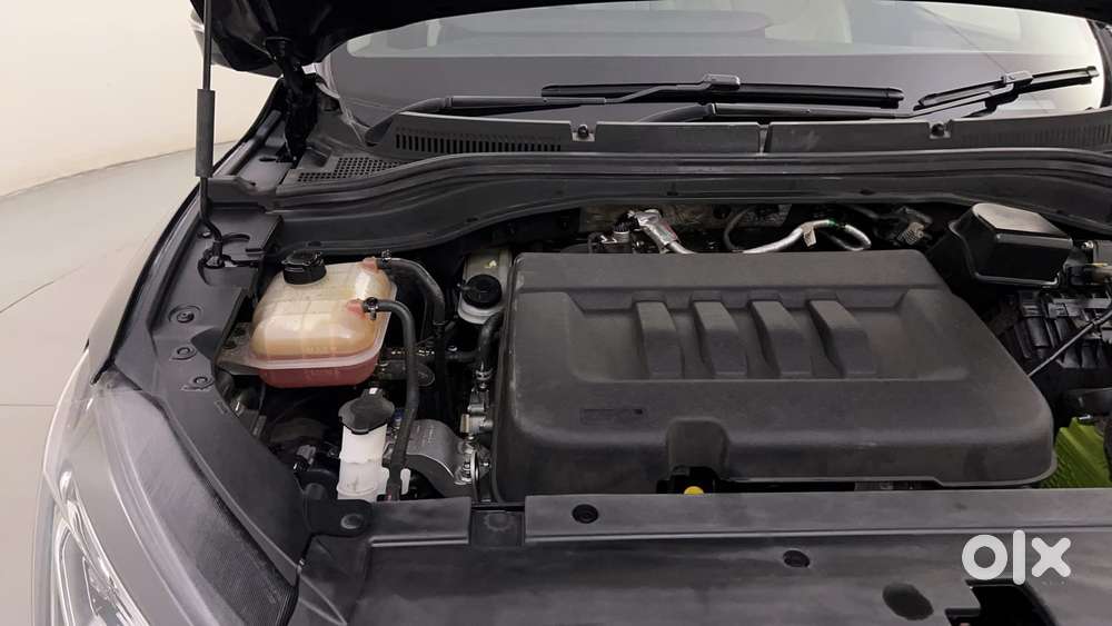 Mahindra Xuv700 2.2 Ax 7 Diesel At Luxury Pack Str, 2023, Diesel