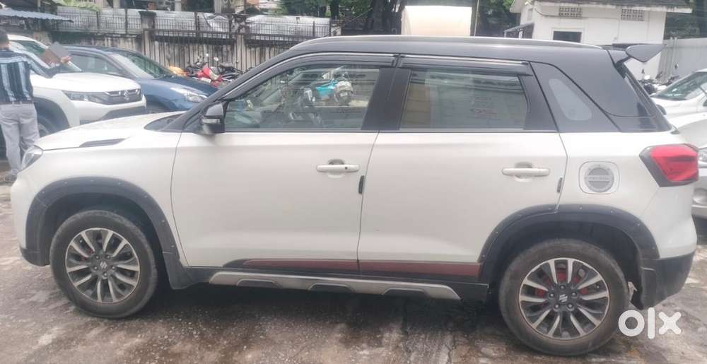 Maruti Brezza 2021-white/black(dual Tone)